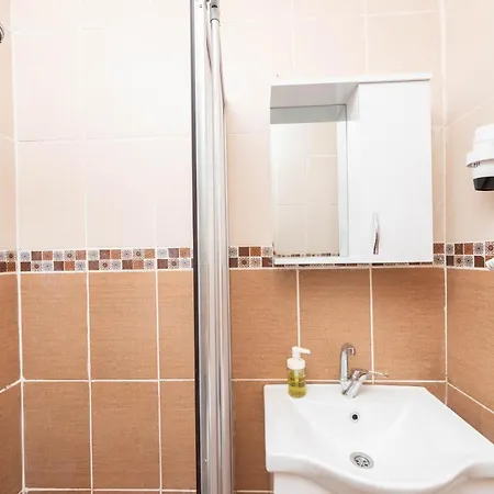 Nora Aparts Κωνσταντινούπολη