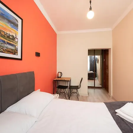 Ξενοδοχείο με διαμερίσματα Nora Aparts 3*